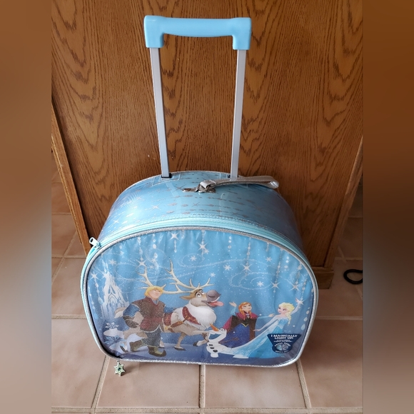 NWT Disney Frozen Light-up Pull Suitcase - Picture 7 of 8